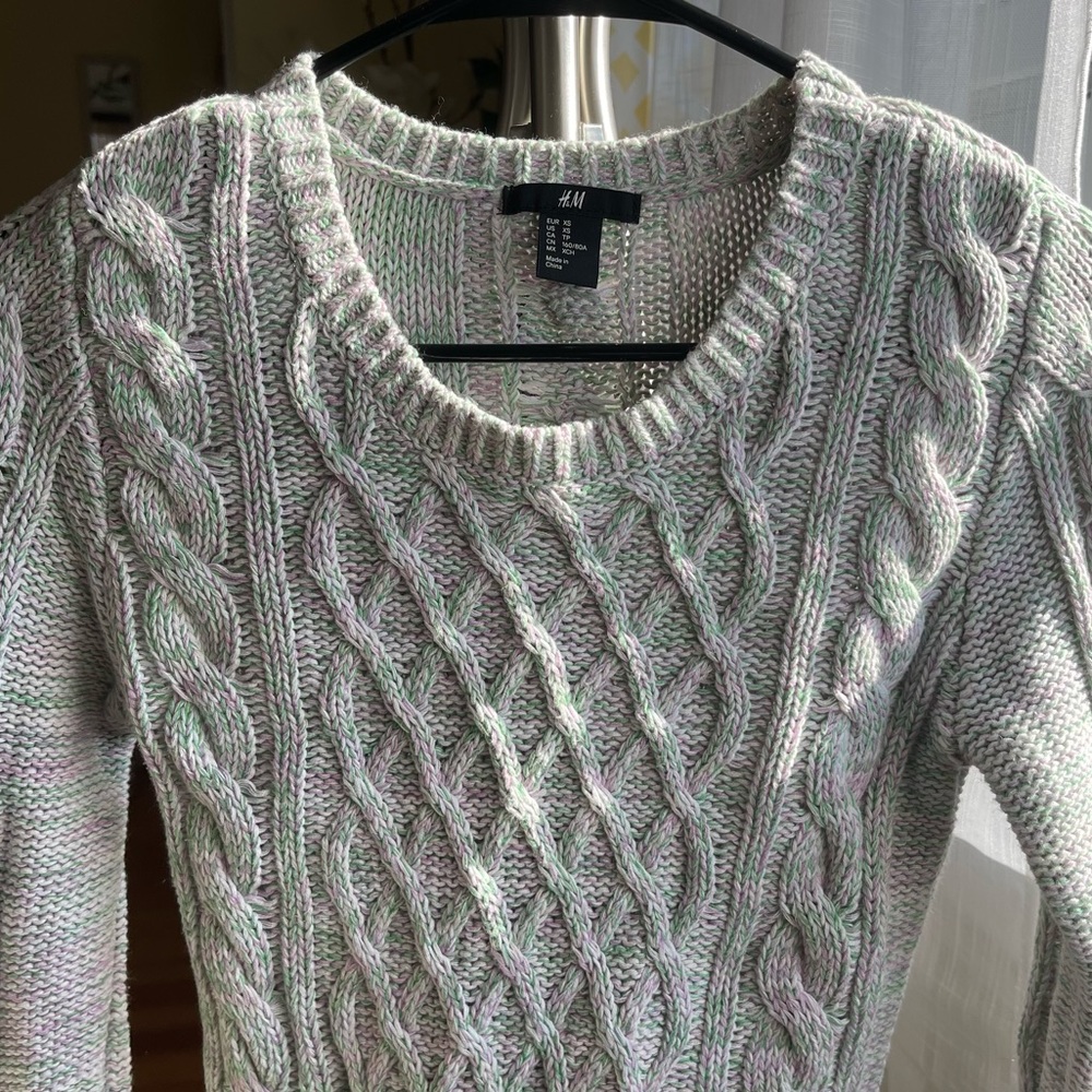 H&M Sweater - Picture 2 of 5